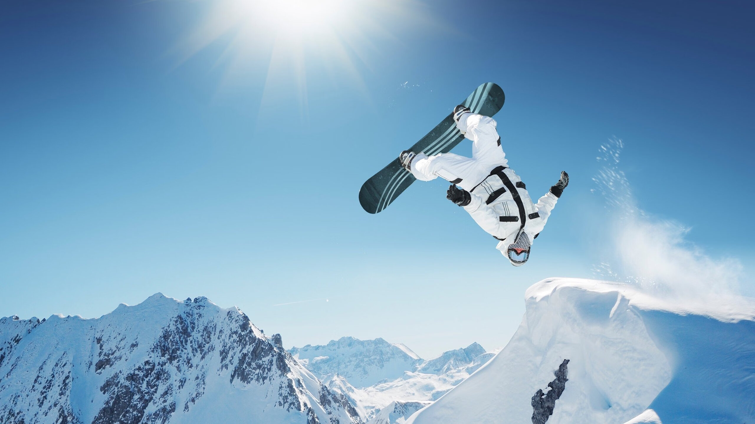 赛事现场:DIY台球道具展示吸睛无比,怎么制作台球的球